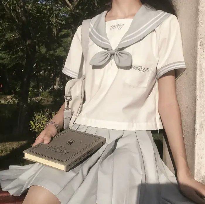七零替嫁,被全家团宠